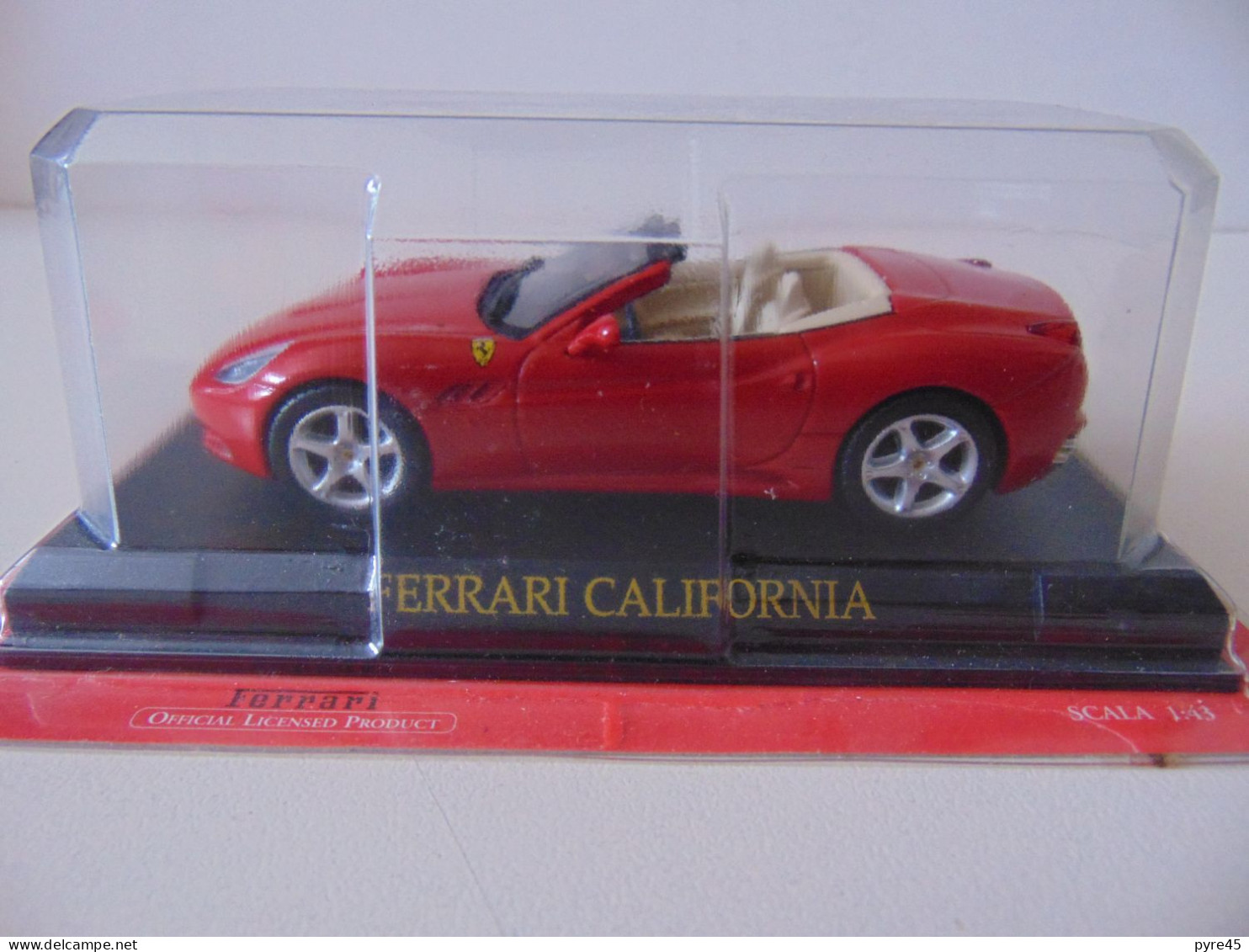Voiture " Ferrari California " échelle 1:43, Dans Son Blister - Oud Speelgoed