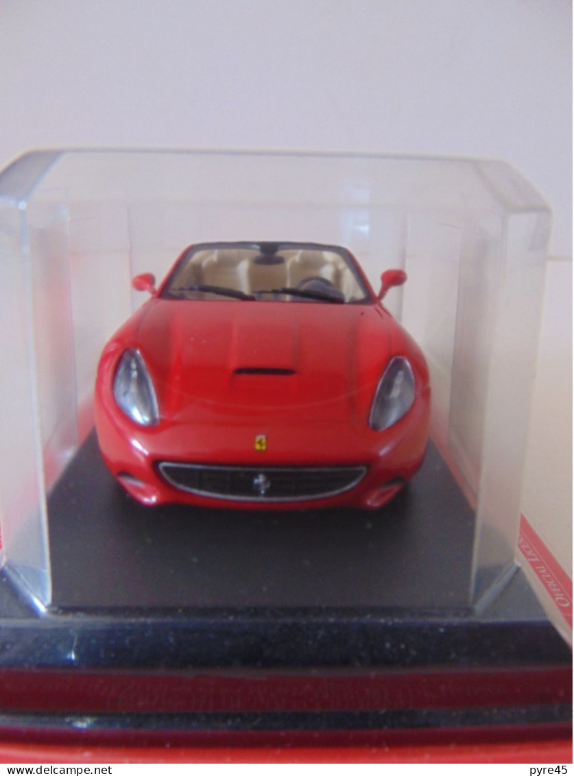 Voiture " Ferrari California " échelle 1:43, Dans Son Blister - Antikspielzeug