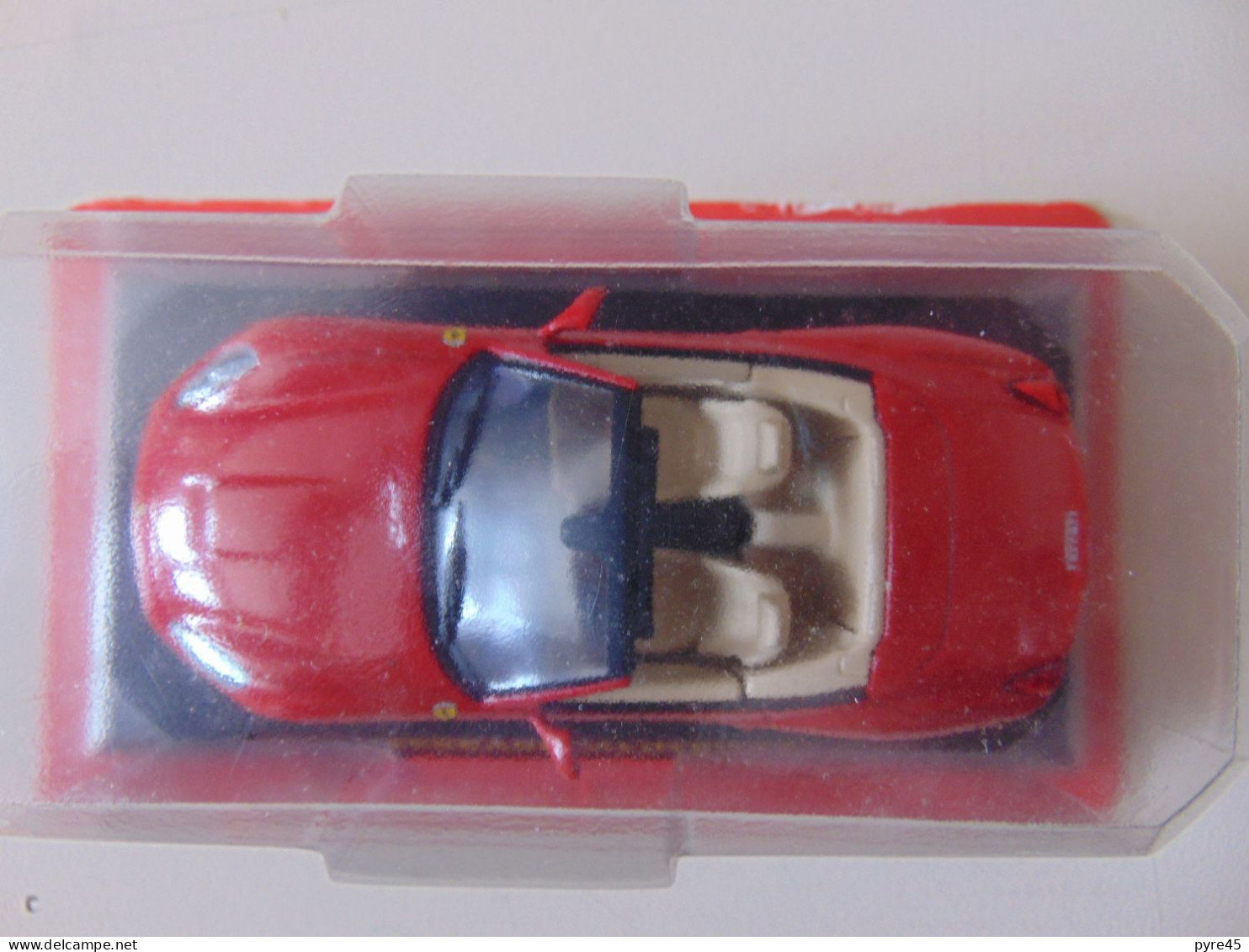 Voiture " Ferrari California " échelle 1:43, Dans Son Blister - Giocattoli Antichi