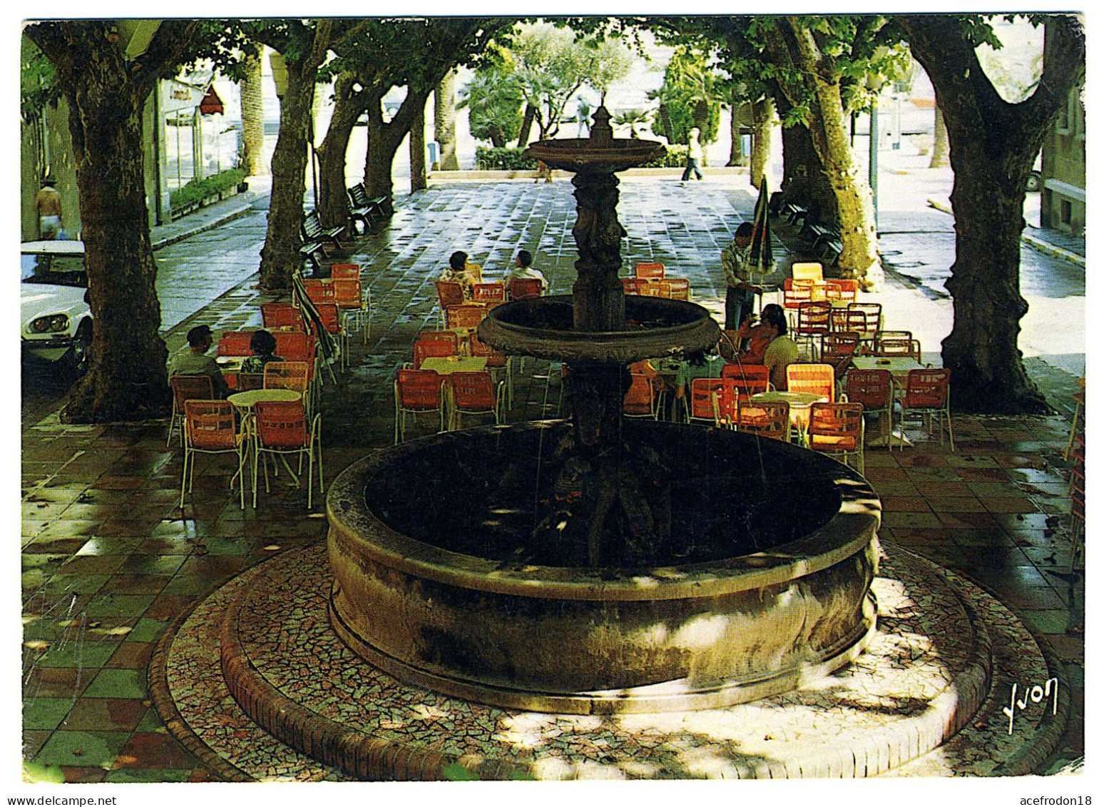 Bandol - Place Du Marché Et La Fontaine - Bandol