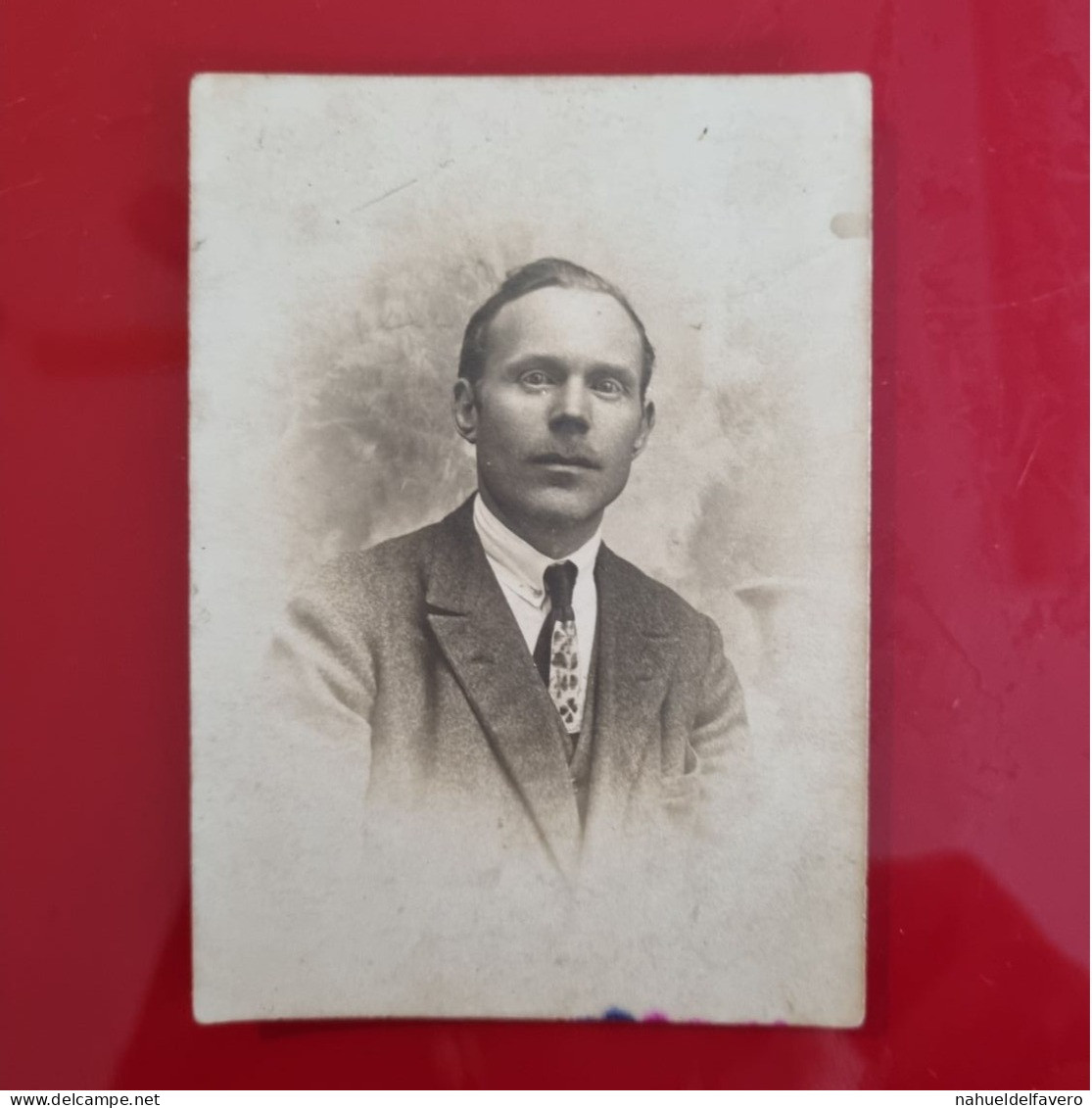 PH - Ph Original - Vieille Photo D'un Jeune Homme En Costume Et Avec Une Moustache - Personas Anónimos