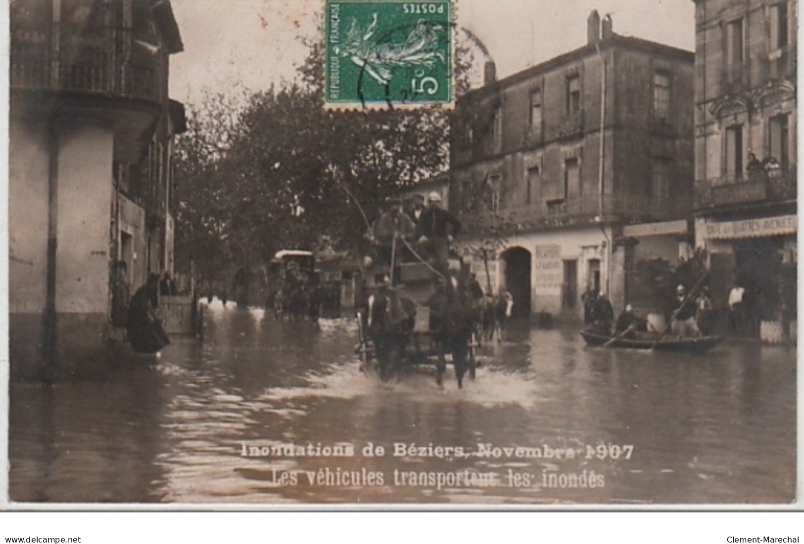 BEZIERS : Carte Photo Des Inondations En 1907 - Les Véhicules Transportant Les Inondés - Bon état (traces Au Verso) - Other & Unclassified