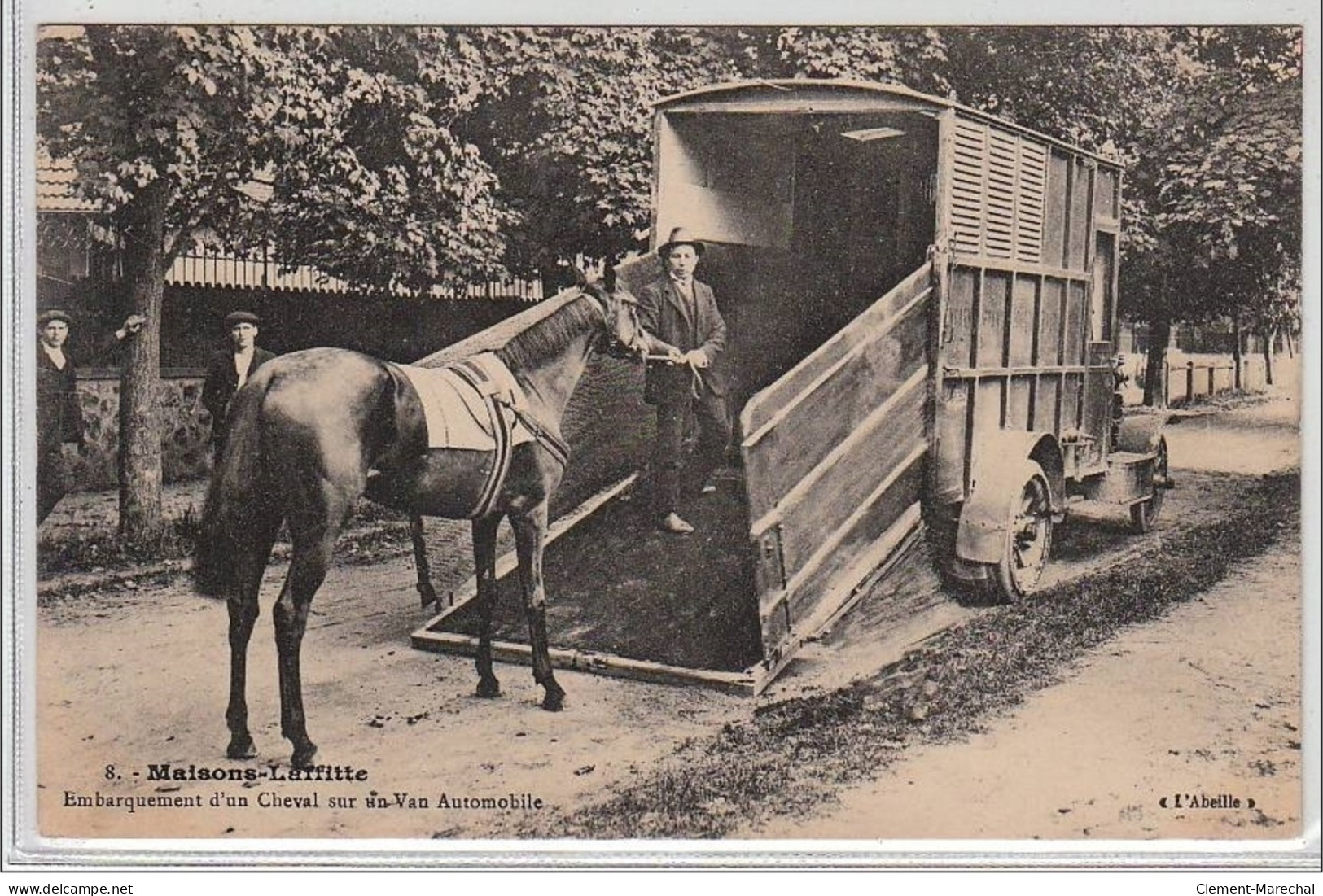 MAISONS LAFFITTE : Embarquement D'un Cheval Sur Un Van Autombile - Très Bon état - Maisons-Laffitte