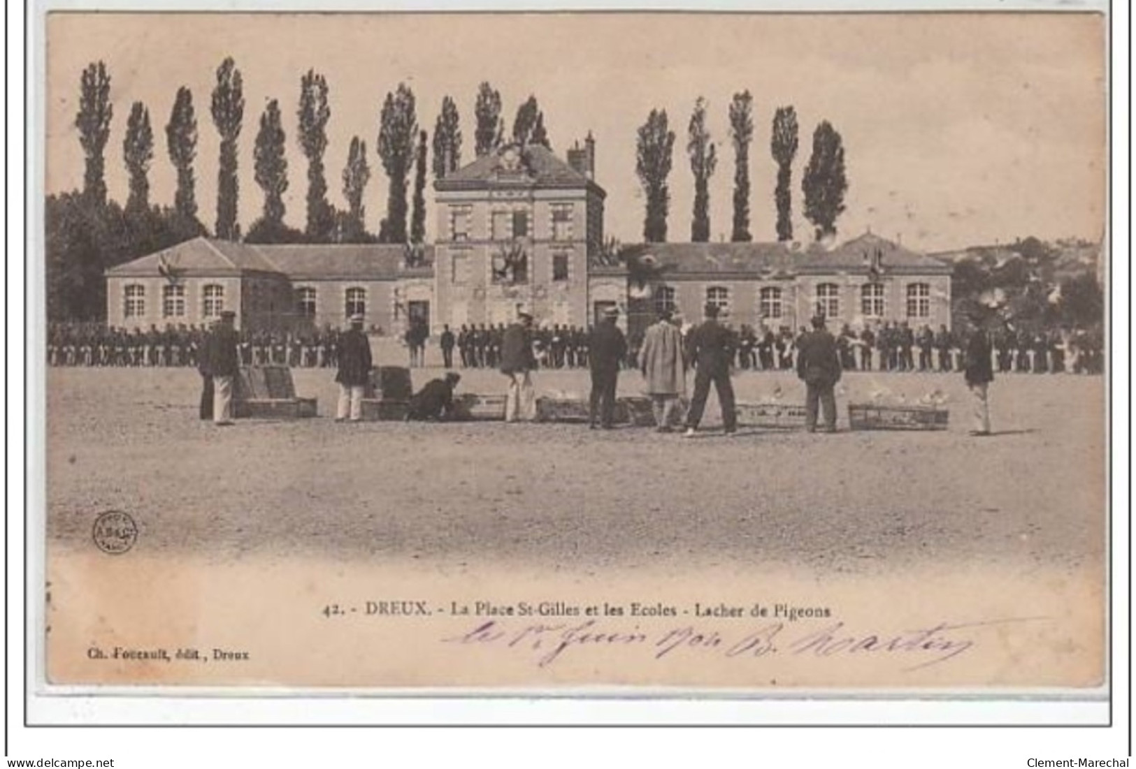 DREUX : Le Lacher De Pigeons Sur La Place Saint Gilles (colombophilie) - Bon état - Dreux