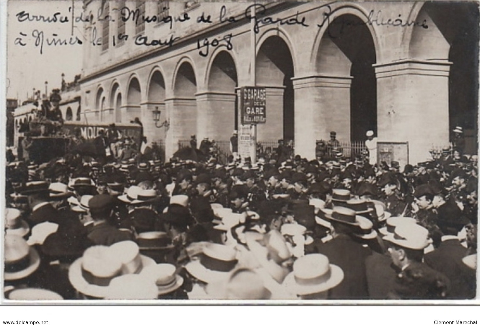 NIMES : Carte Photo De L'arrivée De La Musique De La Garde Républicaine En Aout 1908 - Très Bon état - Other & Unclassified