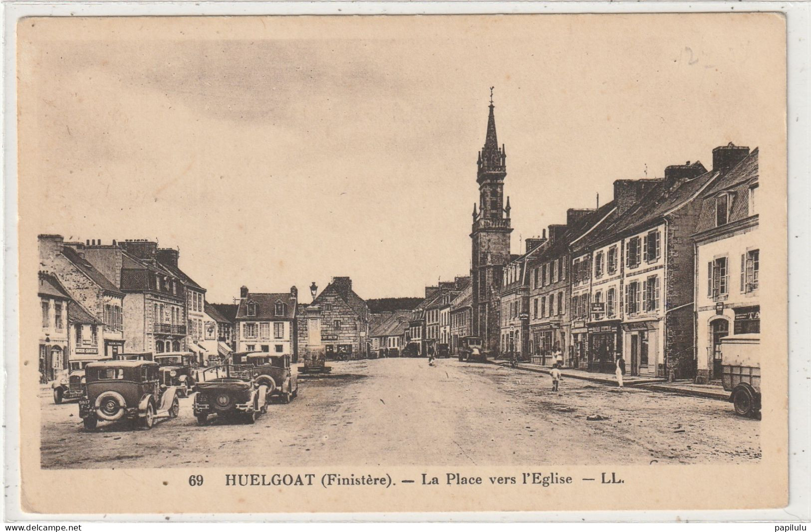 175 DEPT 29 : édit. L L N° 69 : Huelgoat La Place Vers L'église - Huelgoat