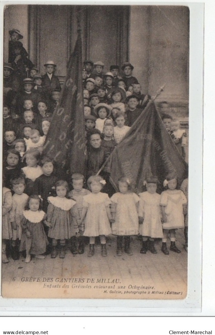 MILLAU : Enfants Des Grévistes Entourant Une Octogénaire - Bon état (léger Défaut) - Millau