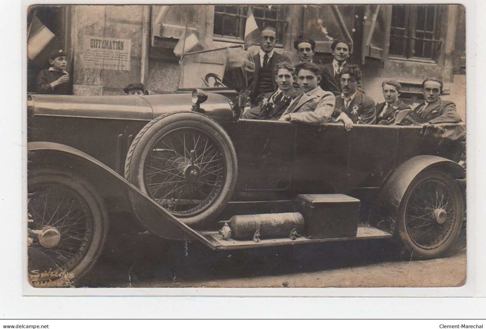 TOULOUSE : Carte Photo D'une Voiture En Très Gros Plan (conscrits ?) état (un Coin Plié Et Une Déchirure) - Toulouse