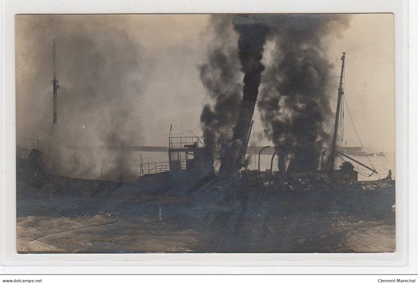 BASTIA : Carte Photo D'un Bateau En Feu (photo Moretti) - Très Bon état - Bastia