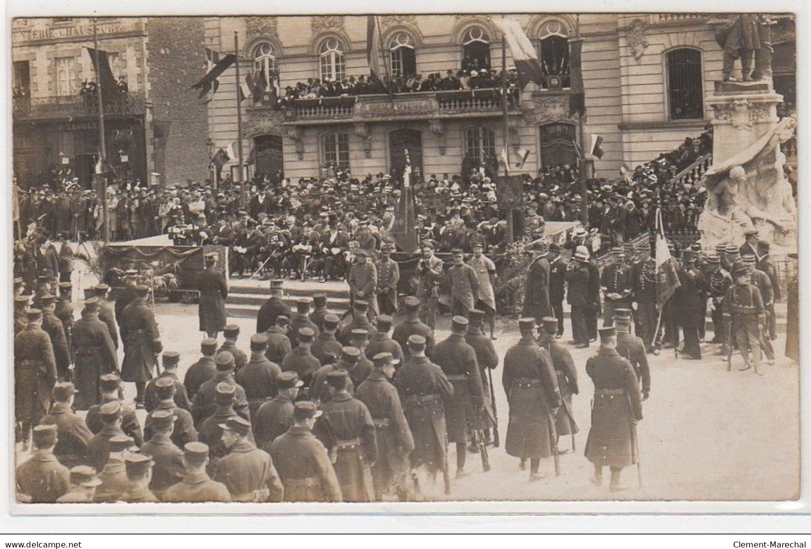 COUTANCES : Carte Photo De Militaires (en 1915) - Très Bon état - Coutances