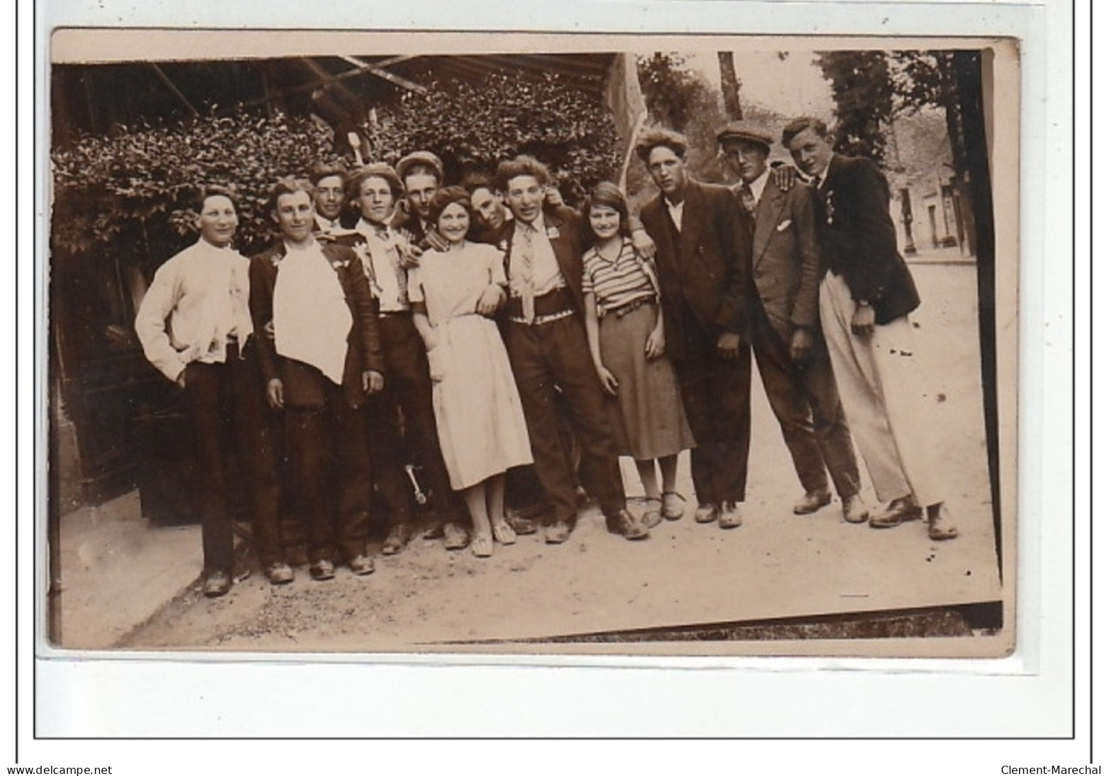 POUGUES LES EAUX - CARTE PHOTO - Conscrits - Très Bon état - Pougues Les Eaux