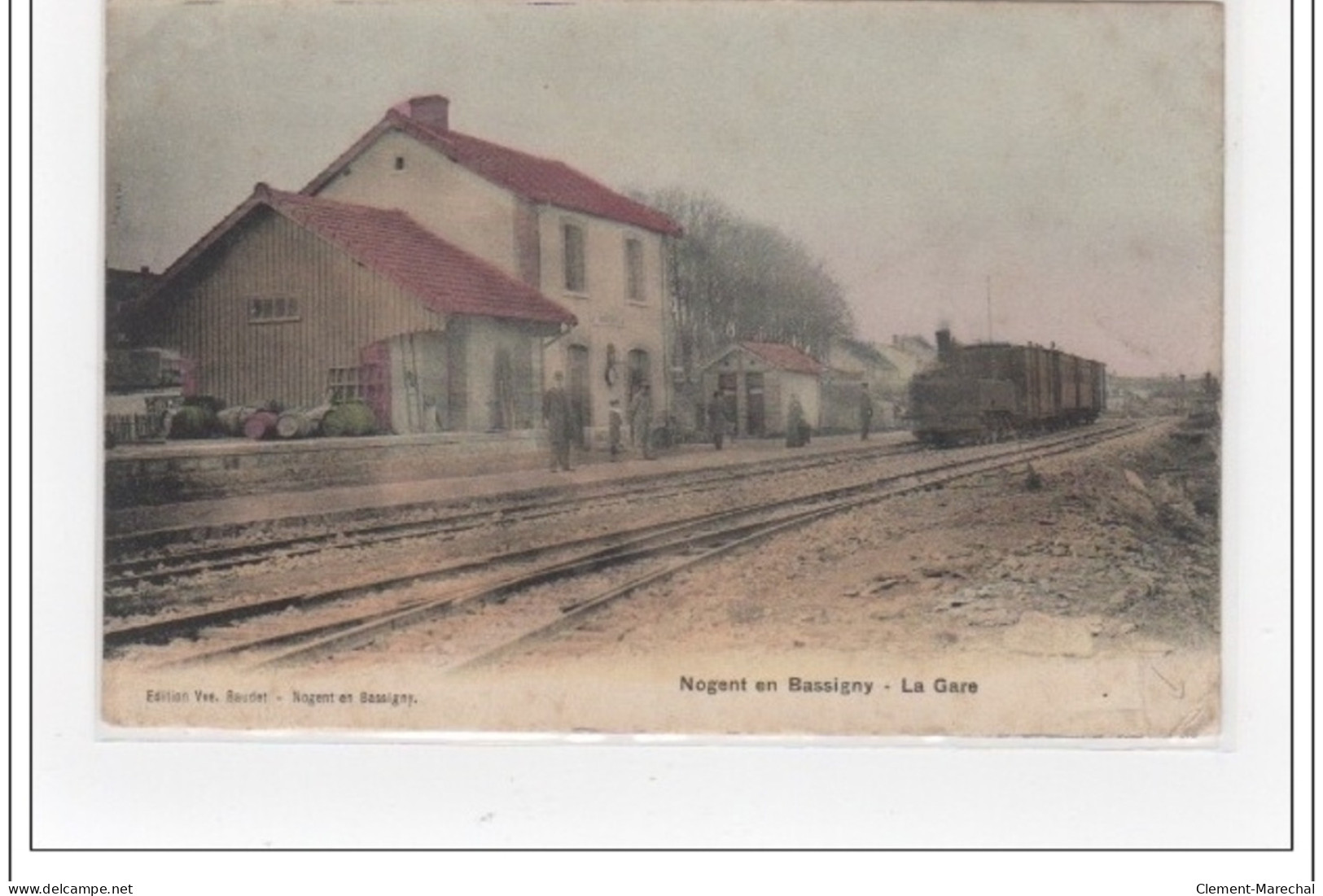 NOGENT EN BASSIGNY : La Gare - Bon état (un Coin Plié) - Nogent-en-Bassigny