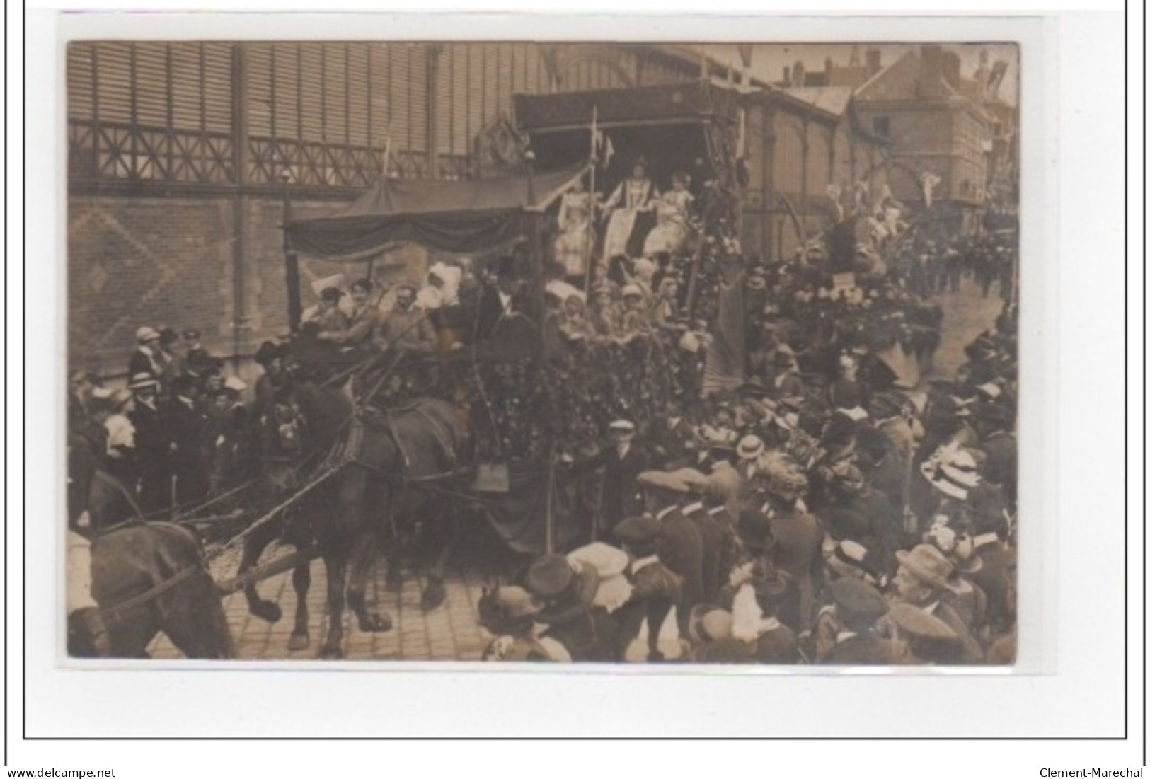 EVREUX : Carte Photo D'un Char Pendant La Fête Vers 1910 - Très Bon état - Evreux