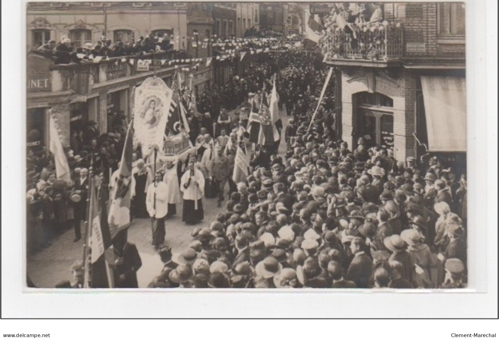 LISIEUX : Carte Photo En 1925 - Très Bon état (procession) - Lisieux