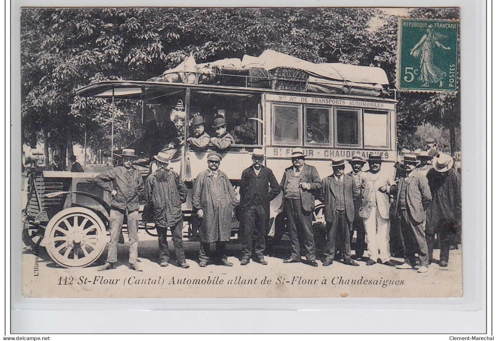 SAINT FLOUR : Automobile Allant De Saint Flour à Chaudesaigues - Très Bon état - Saint Flour