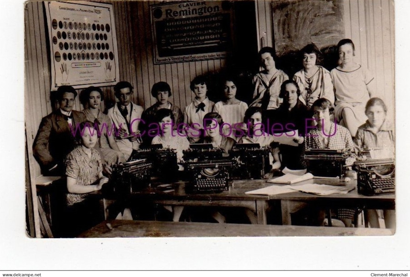 PARIS : Carte Photo D&acute;une Classe De Cours De Sténo Et Machine à écrire 403 Bis Rue De Vaugirard (cours Rémington) - Distrito: 15