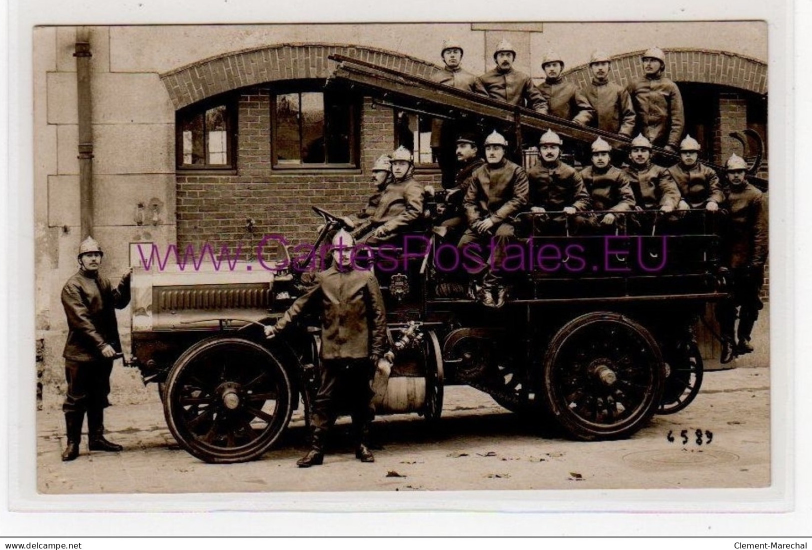 PARIS : Carte Photo D&acute;une Compagnie De Pompiers Et De Leur Camion Au Square Violet - Très Bon état - Paris (15)