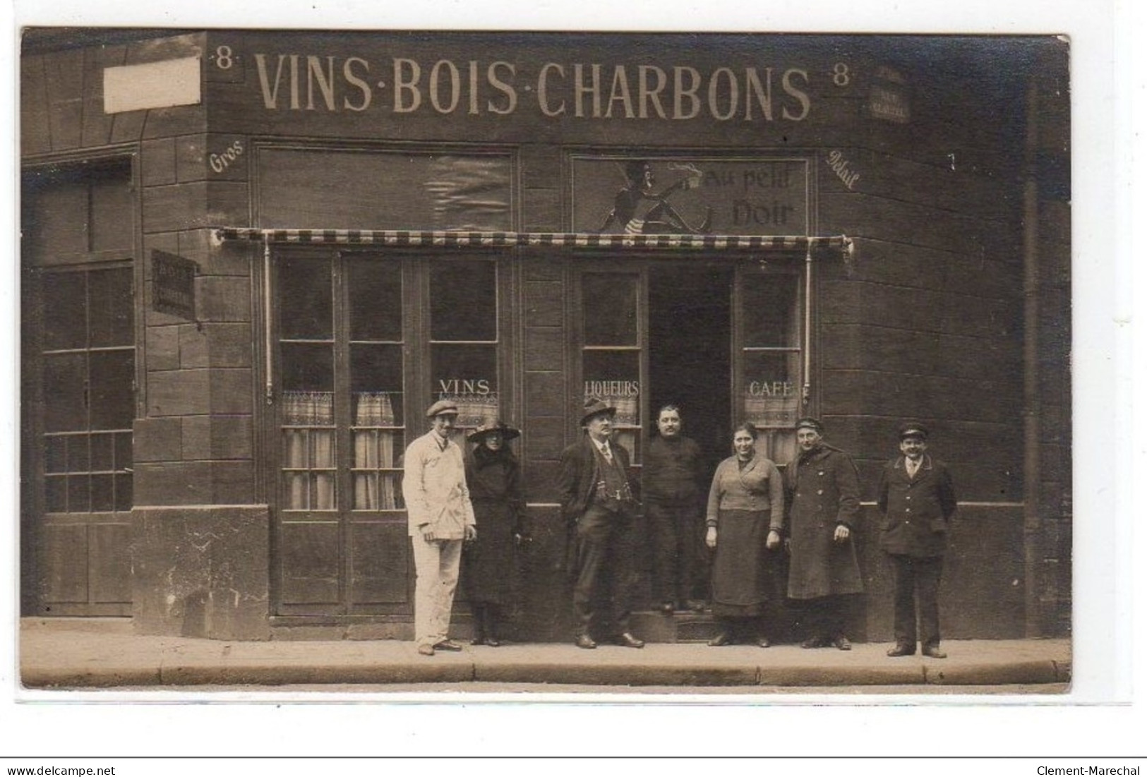 PARIS : Carte Photo Du Magasin De Vins, Bois Et Charbons """"Au Petit Noir"""" 8 Rue Clauzel - Très Bon état - Arrondissement: 09