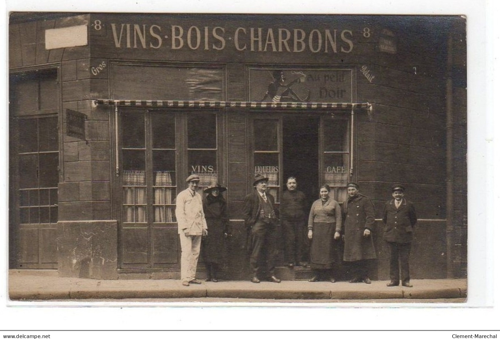 PARIS : Carte Photo Du Magasin De Vins, Bois Et Charbons """"Au Petit Noir"""" 8 Rue Clauzel - Très Bon état - District 09