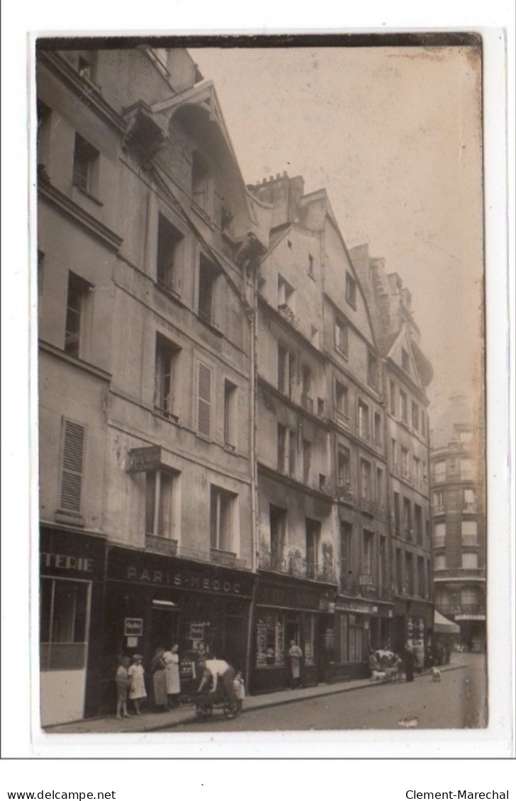 PARIS : Carte Photo De Magasins Dont PARIS-MEDOC Et """"Au Bouef De La Maubert"""" - Très Bon état - Distretto: 05