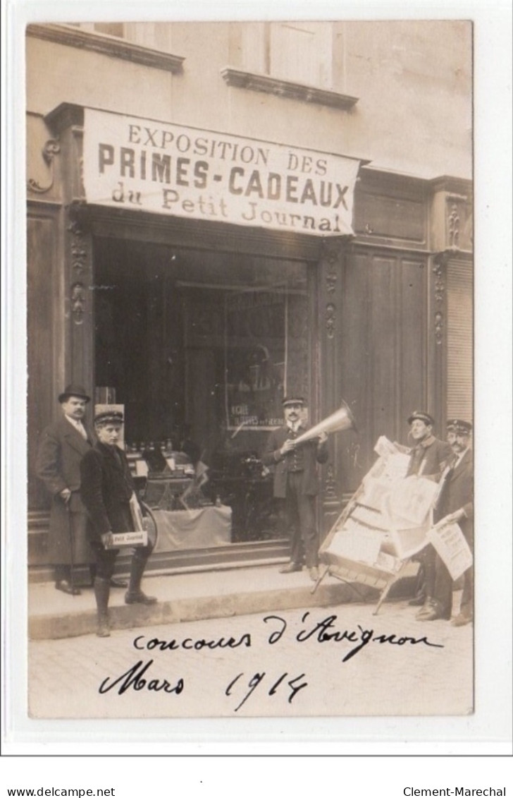 AVIGNON : Carte Photo - Exposition Des Primes-cadeaux Du Petit Journal En 1914 - Très Bon état - Avignon