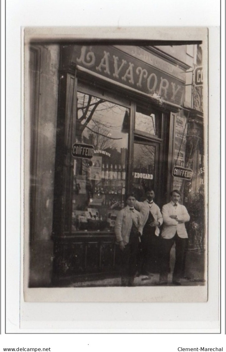 PARIS : Carte Photo Du Coiffeur  EDOUARD Au 100 Avenue De Clichy Vers 1910 - Bon état (un Peu Courte) - Arrondissement: 17