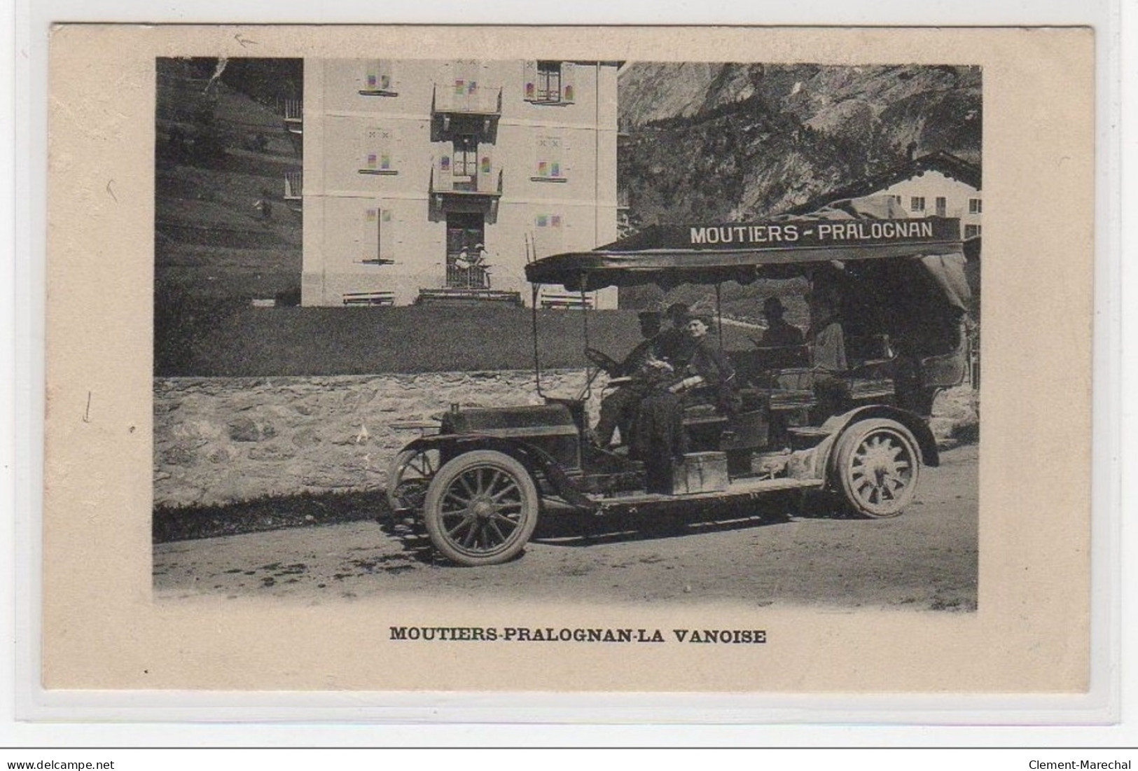 MOUTIERS - PRALOGNAN LA VANOISE : L'autobus -  Bon état (égratignures Au Recto) - Moutiers