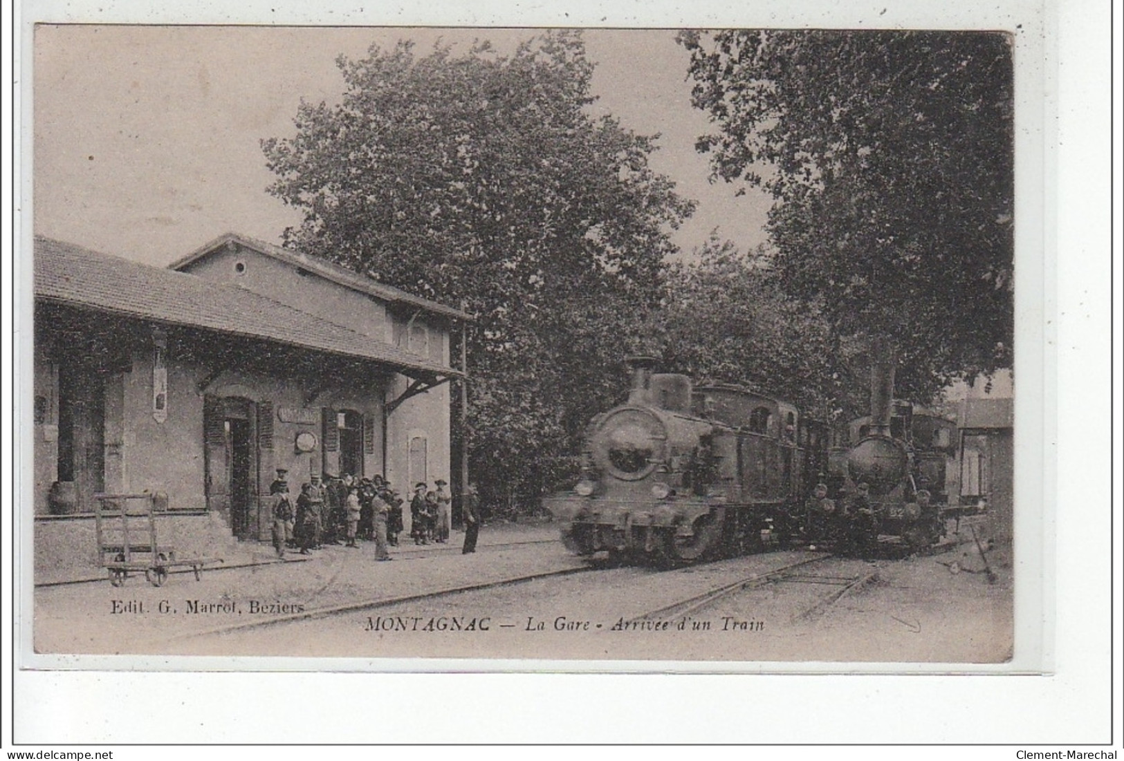 MONTAGNAC - La Gare - Arrivée D'un Train - LOCOMOTIVE - état - Montagnac
