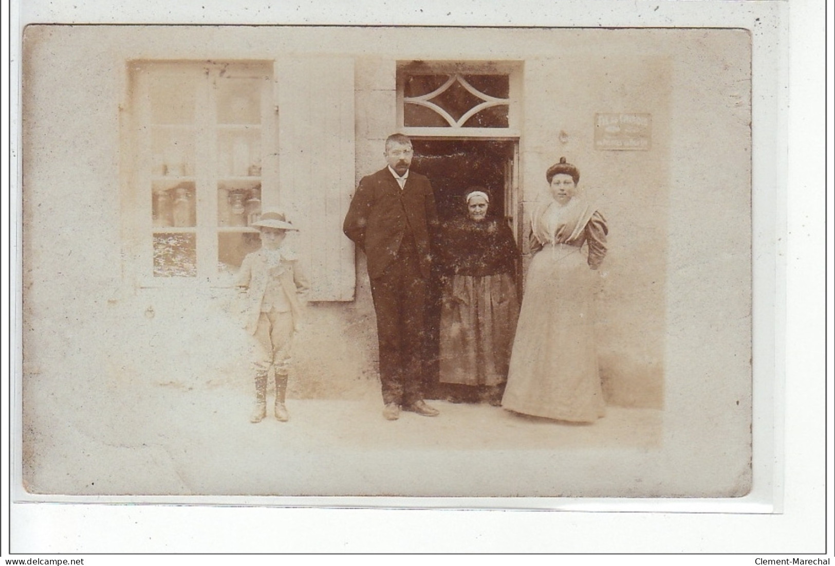 BASTIA - CARTE PHOTO -  Personnages Devant Leur Maison De Ville - Photographe: J.Moretti - Très Bon état - Bastia