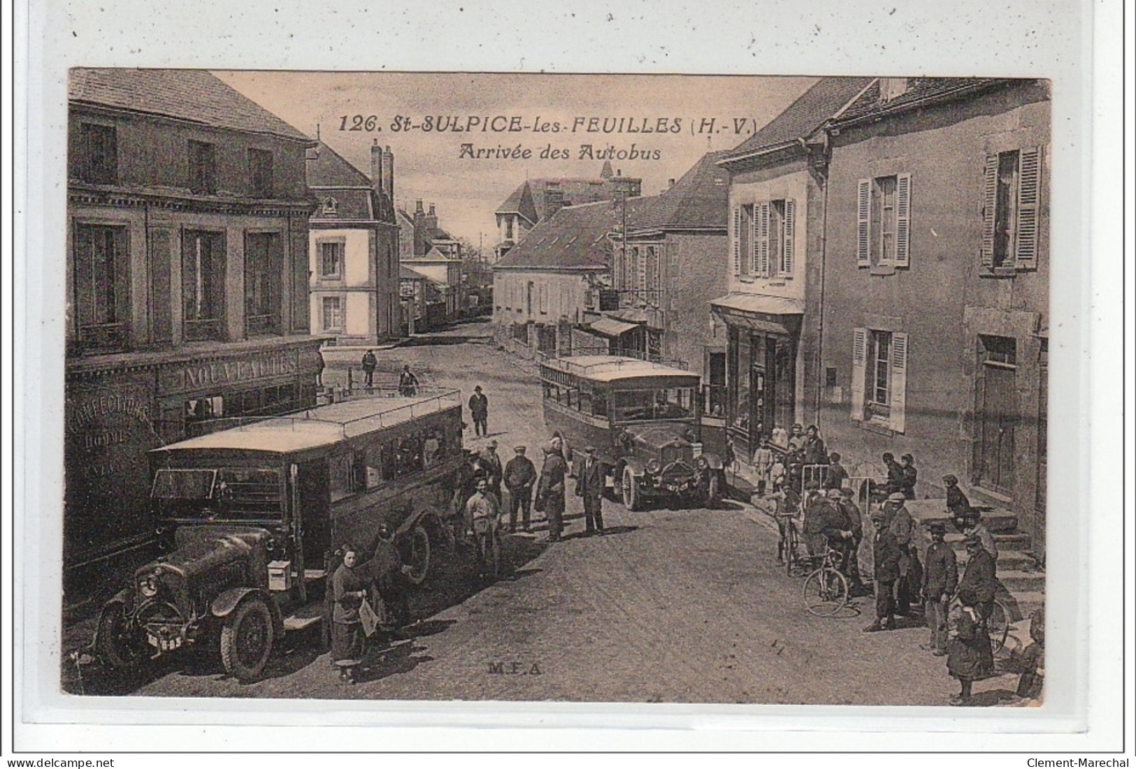 SAINT SULPICE LES FEUILLES - Arrivée Des Autobus - Très Bon état - Saint Sulpice Les Feuilles