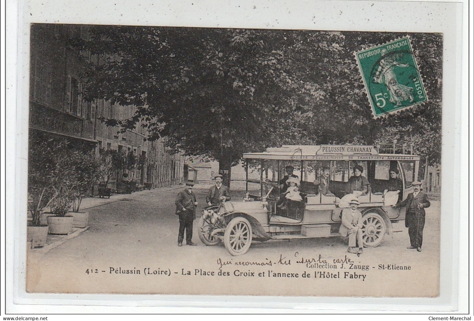 PELUSSIN - La Place Des Croix Et L'annexe De L'Hôtel Fabry - Très Bon état - Pelussin