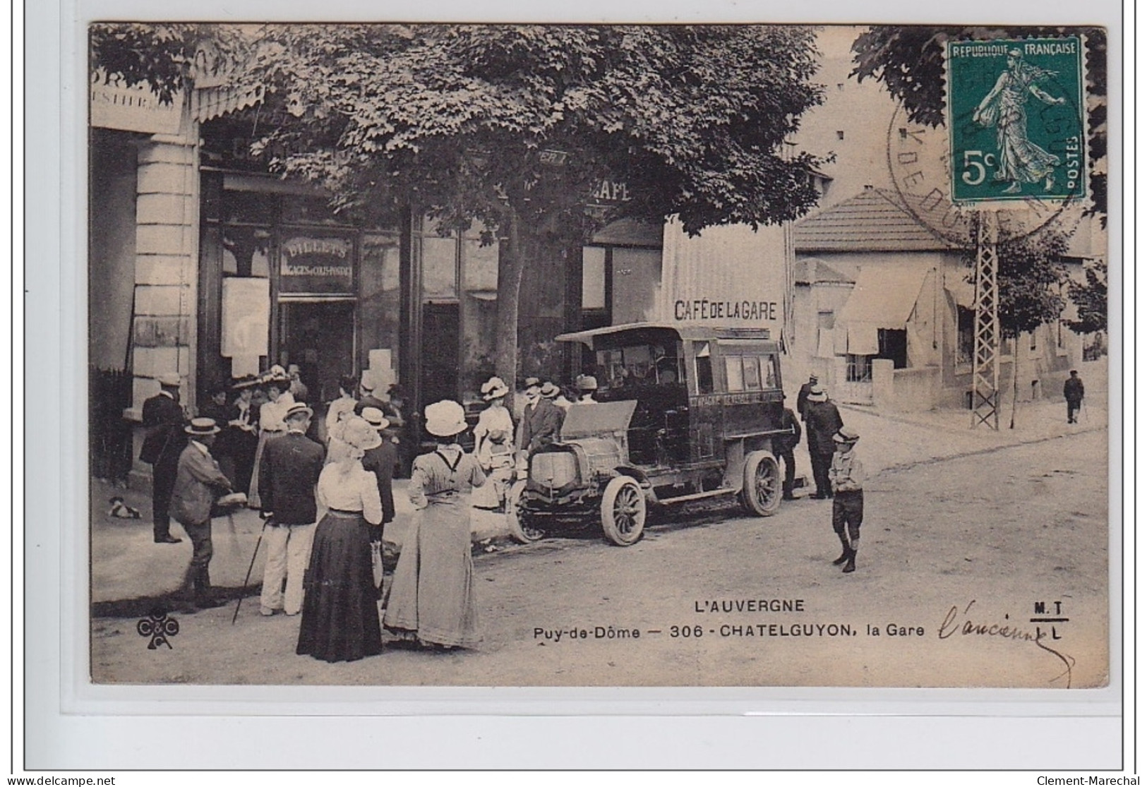 CHATEL GUYON : L'autobus Devant La Gare - Très Bon état - Châtel-Guyon