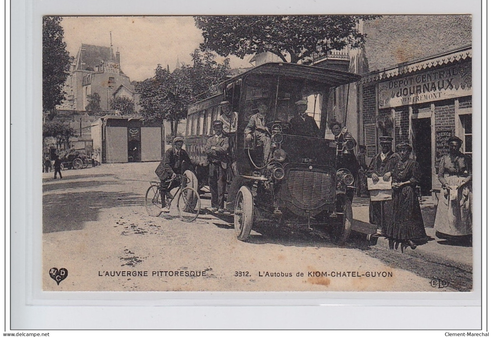 L'autobus De RIOM CHATEL GUYON - Bon état (traces) - Riom