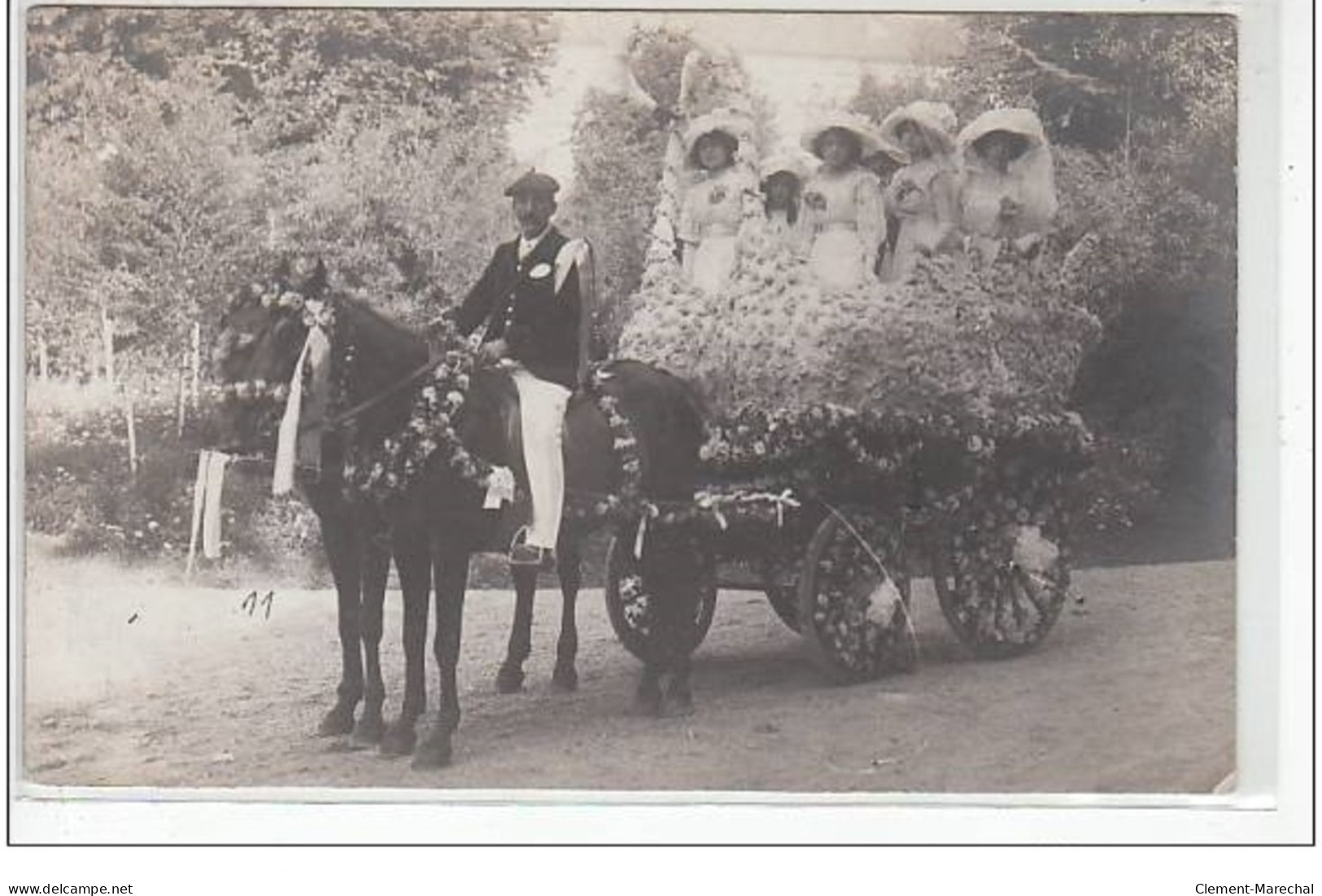 LUCHON : Carte Photo De La Bataille Des Fleurs  - Très Bon état - Luchon