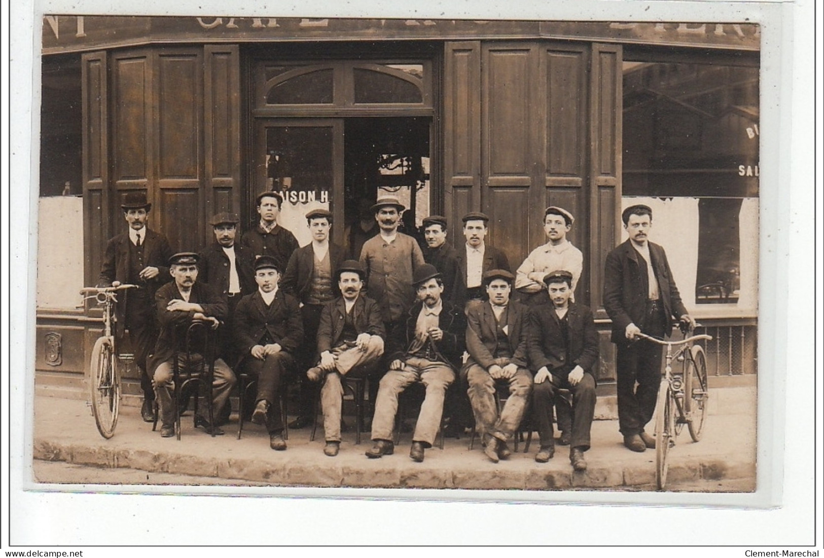 BILLANCOURT - CARTE PHOTO - Groupe D'hommes Devant Un Café - Très Bon état - Boulogne Billancourt
