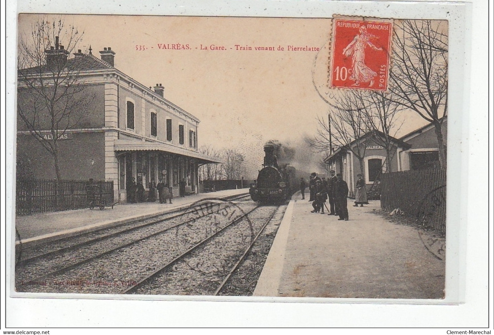 VALREAS - La Gare - Train Venant De Pierrelatte - Très Bon état - Valreas