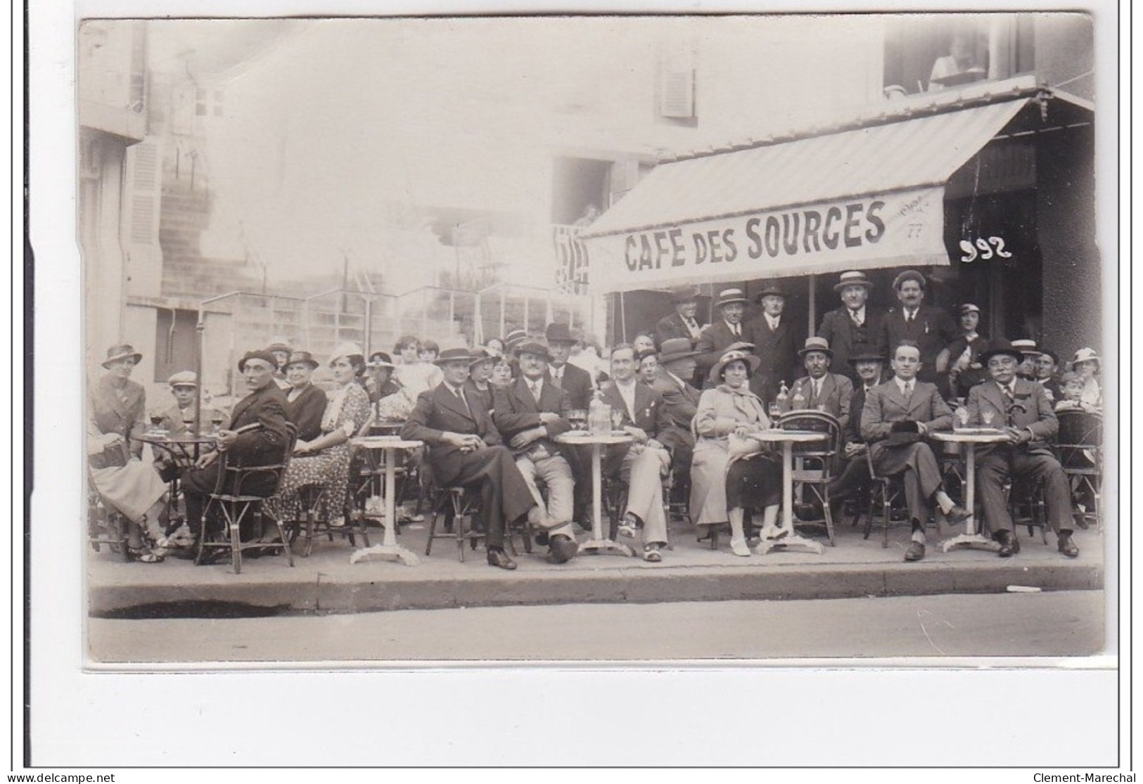 PUY-de-DOME : Café Des Sources Au Mont-dore, Carte Photo - Tres Bon Etat - Autres & Non Classés