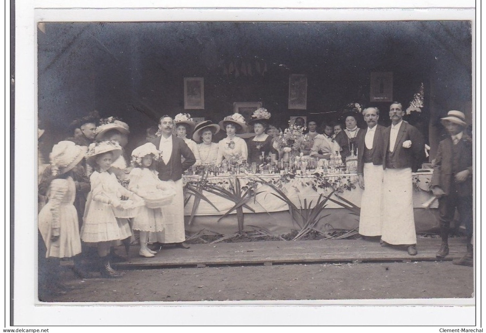 BEAUVAIS : Carte Photo D'un Buffet - Tres Bon Etat - Beauvais