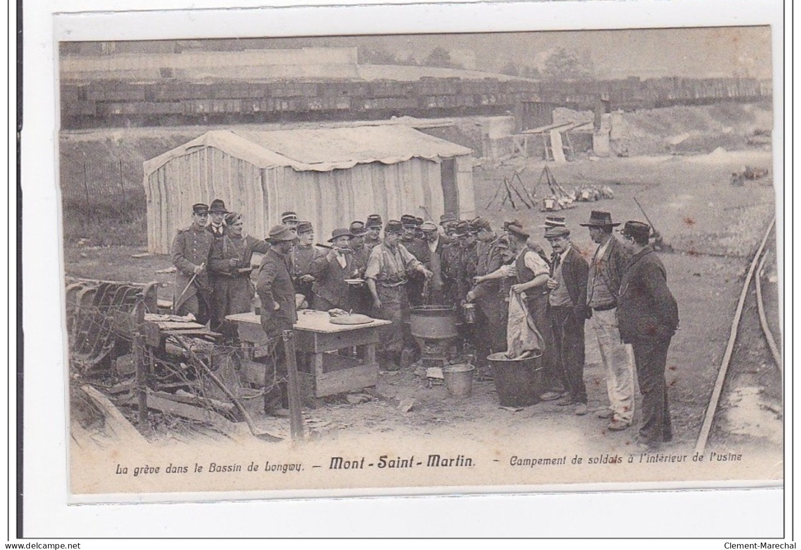 MONT-SAINT-MARTIN : Campement De Soldats A L'intérieur De L'usine - Etat - Mont Saint Martin