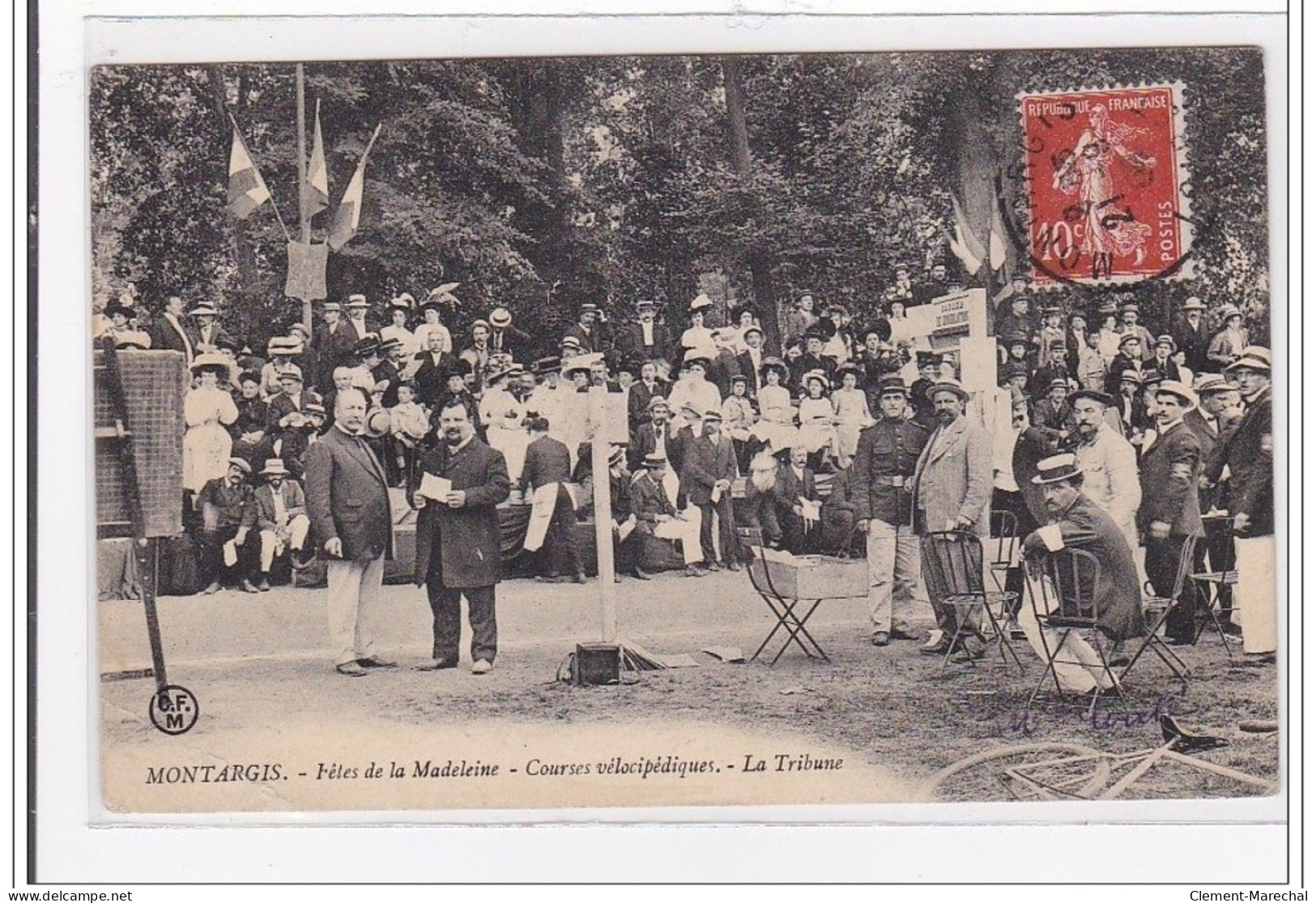 MONTARGIS : Fetes De La Madelaine, Courses Vélocipédiques, La Tribune - Etat (un Coin Plié) - Montargis