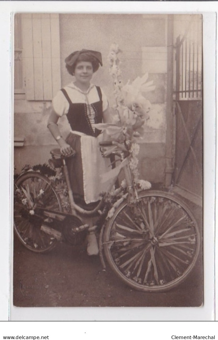 BOURGES : Carte Photo D'une Femme à Vélo( Gaulue ) - Tres Bon Etat - Bourges