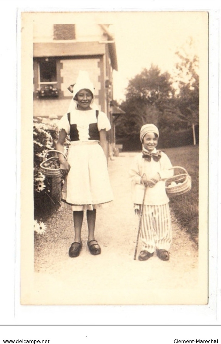 VILLERVILLE - CARTE PHOTO - Deux Enfants En Costume Régional 1929 - Très Bon état - Villerville