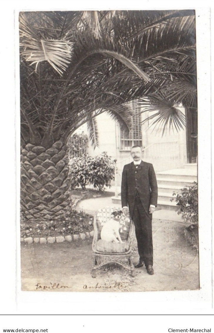 NICE - CARTE PHOTO - Pavillon Antoinette - Homme Et Son Chien Dans Le Jardin - Très Bon état - Otros & Sin Clasificación