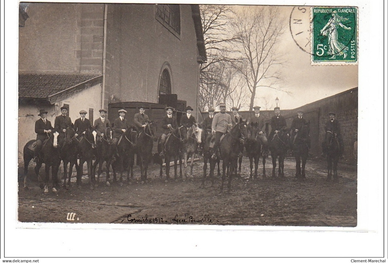 ALLIER - MOULINS - CARTE PHOTO Groupe De Cavaliers - Très Bon état - Moulins