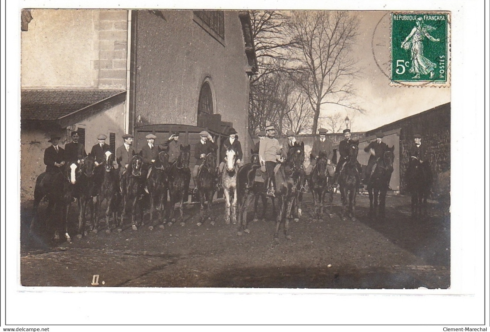 ALLIER - MOULINS - CARTE PHOTO Groupe De Cavaliers - Très Bon état - Moulins