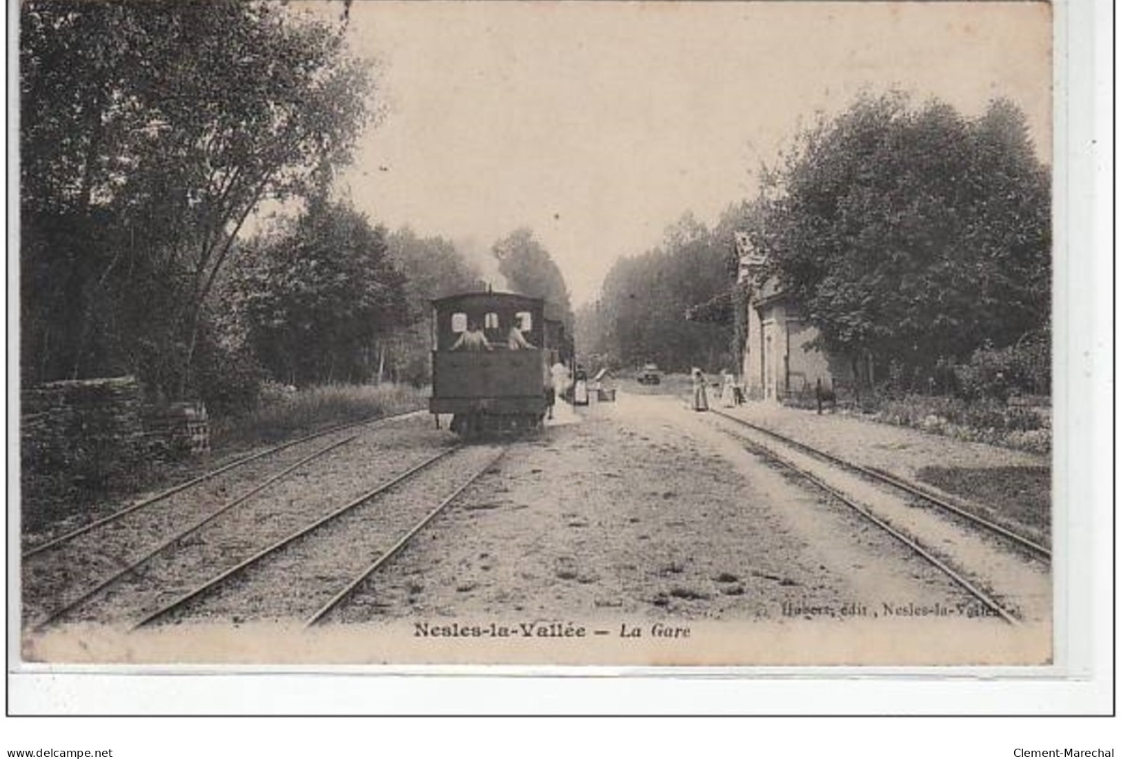 NESLES LA VALLEE : La Gare - Très Bon état - Nesles-la-Vallée