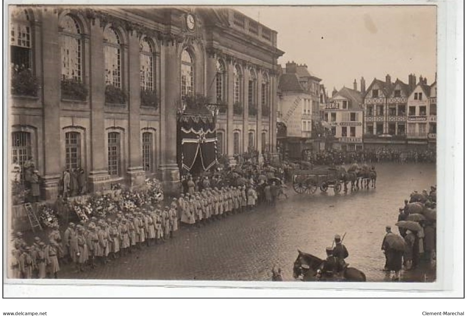 BEAUVAIS : Photo Format Et Papier Cpa De La Cérémonie Du R-101 En Octobre 1930 - Très Bon état - Beauvais