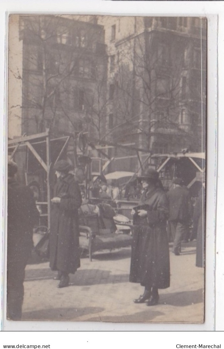 PARIS : Carte Photo D'un Marché Aux Puces - Très Bon état - Trasporto Pubblico Stradale