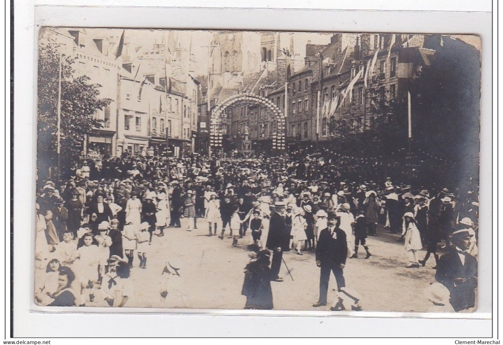 GUINGAMP : Carte Photo Des Fêtes En 1921 - Très Bon état - Guingamp