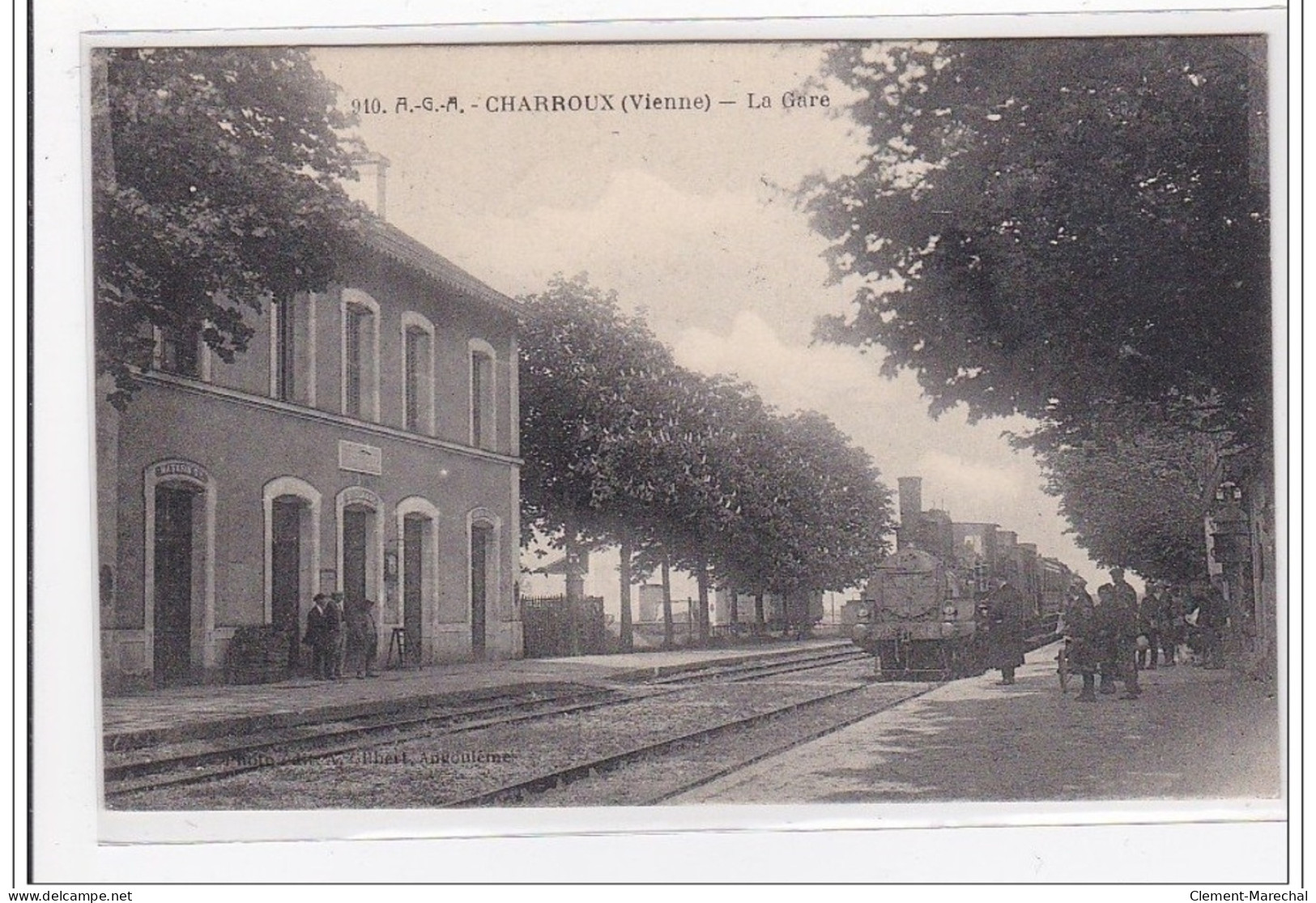 CHARROUX : La Gare (GARE) - Tres Bon Etat - Charroux